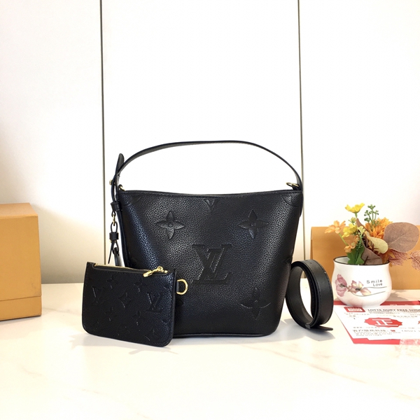 ルイヴィトンバッグ正面デザイン